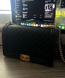 Channel black purse