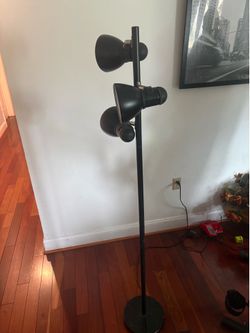 Three tiered lamp