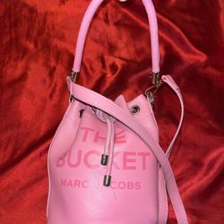 Marc Jacobs bucket bag