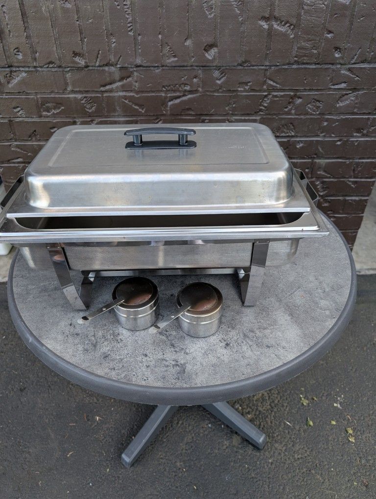 8 Chafing Dishes 8 Quart Capacity
