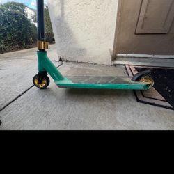 Fuzion z300 stunt scooter used