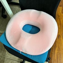 Donut cushion pillow seat