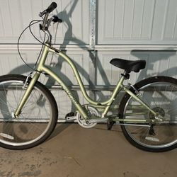 Townie Women’s Bicycle 
