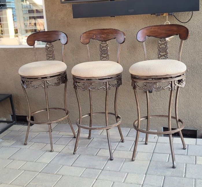 Ashley Funiture-Arlington D494-124 Barstools
