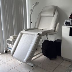 Aesthetics chair