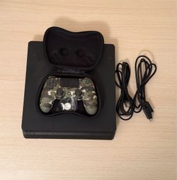 PS4 Console w C￼ontroller