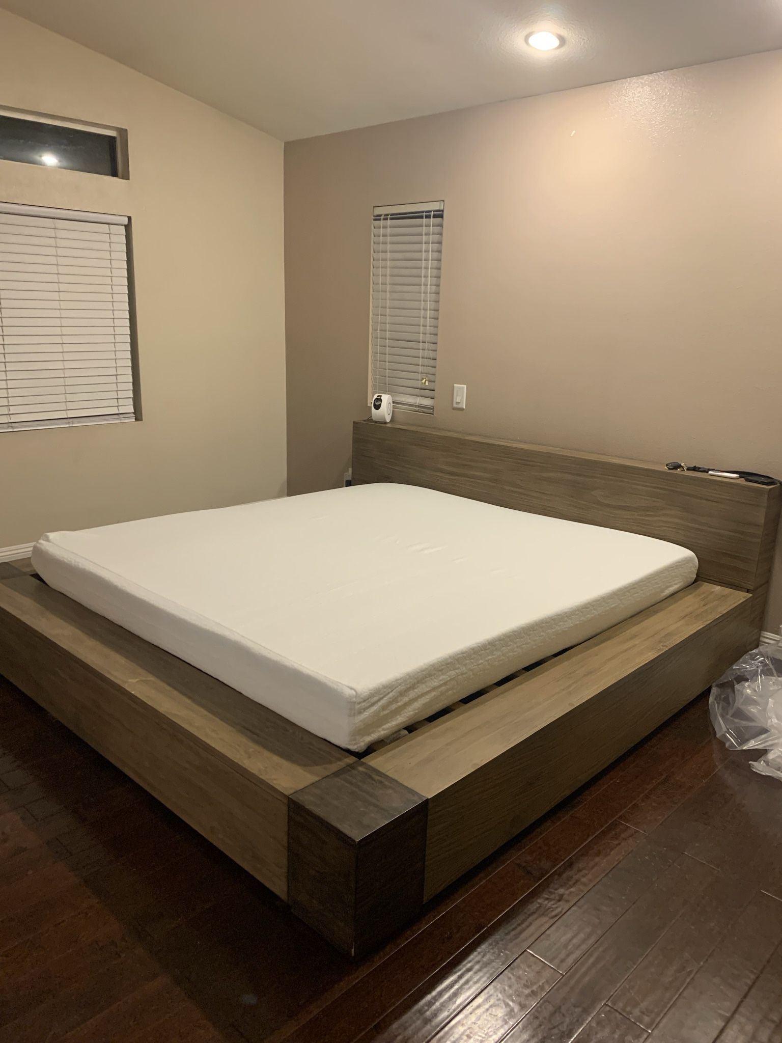 King platform Bed frame