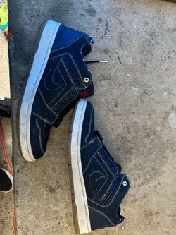 Size 12 Nike skate shoes