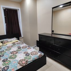 Queen Bed And Dresser With Mirror 