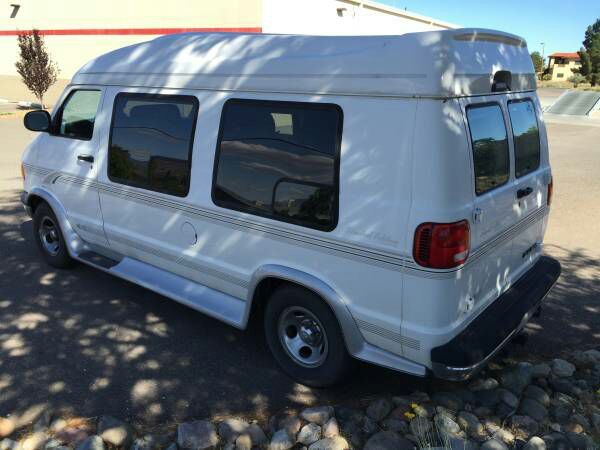 2000 Dodge Ram 1500 high top limited edition Starcraft Conversion Van