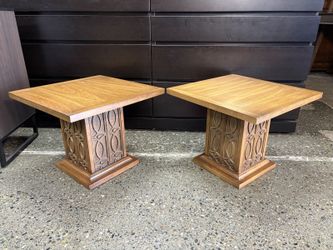 LANE Vintage Mediterranean Revival Carved Wood Pedestal End Table (Set of 2)