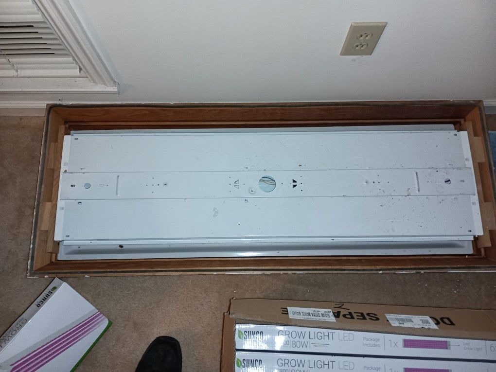 Indoor/Outdoor Florescent Light