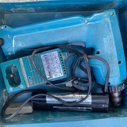 Makita Cordless Driver Drill