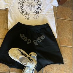 Short 👕.    💯💯🩳👟40c/n