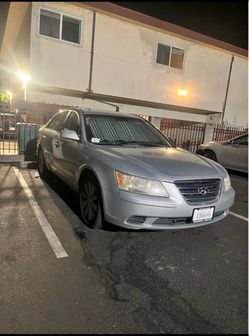 Hyundai Sonata Silver 4-Door Sedan