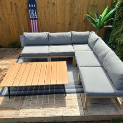 Outdoor Sectional Excellent Condition All Waterproof 