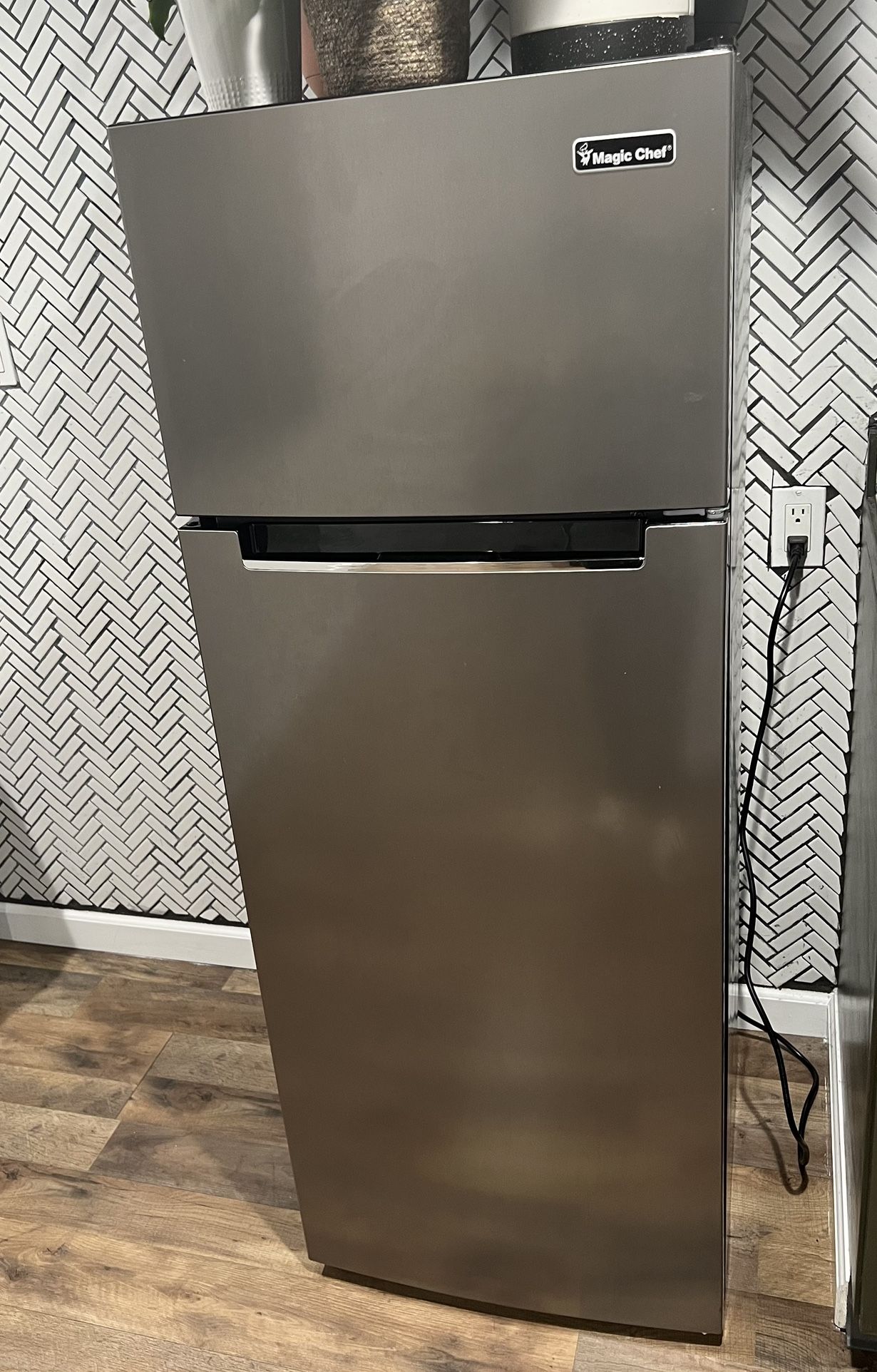 Magic chef fridge needs Motor Work
