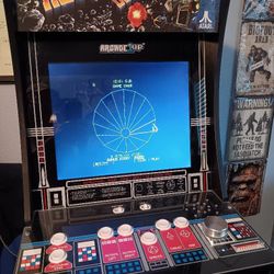One Up Asteroids + 5 Games Arcade With Riser