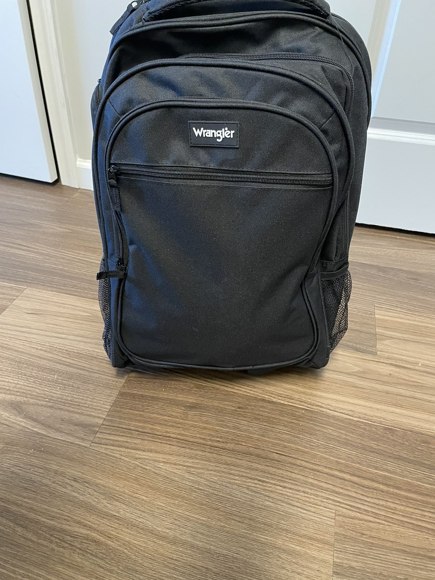 Travel rolling bag