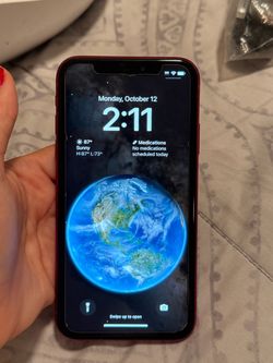 Red iPhone XR 64GB – AT&T – Excellent condition