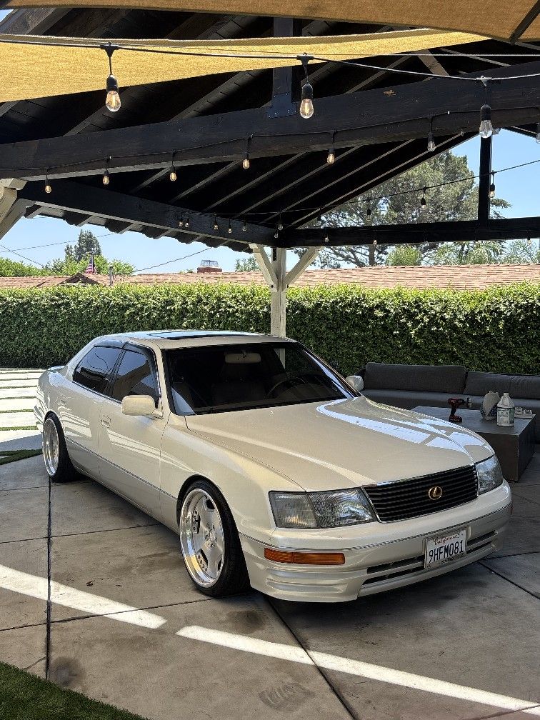 1995 Lexus LS 400