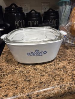 Vintage CORNING WARE Cornflower  2.5 Qt