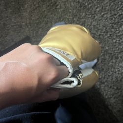 Selling Dis Boxing Gloves