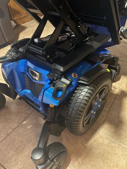 Electric wheelchair