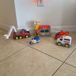 Rescue 5 Piece Toy Set. Talks And Lights Up