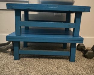 2 mini stands