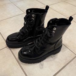 Shiny Black Platform Boots Women’s Fashion Size 7