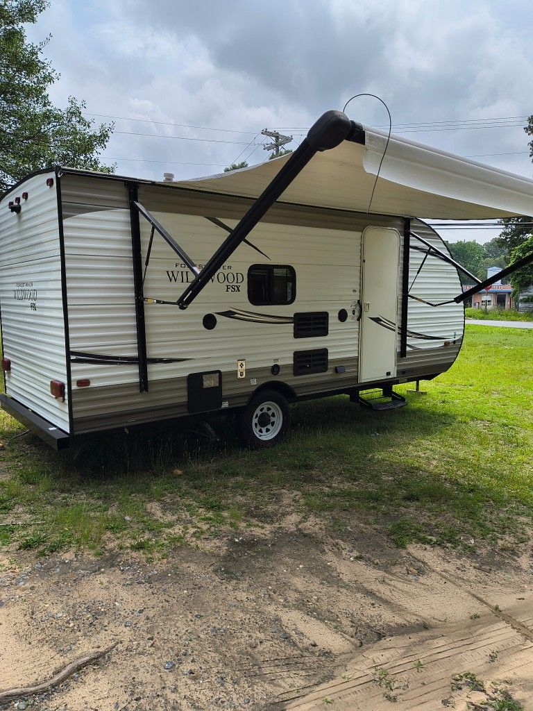 2017. Tag along. 18 foot trailer.