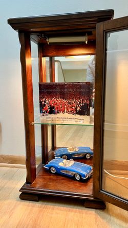 Glass Illuminated Display Case