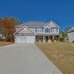 LOVELY SINGLE PROPERTY AVAILABLE NOW!!!