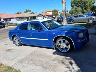 Chrysler 300 Sedan Blue with Chrome Wheels