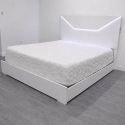 Brand New Queen Bed with Queen Mattress / Cama Queen con colchón Queen … Fast 🚚