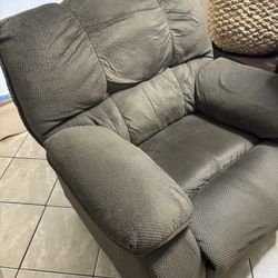 Ashley’s Couches  Recliners Used 
