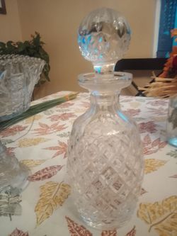Crystal Glass Decanter with Stopper