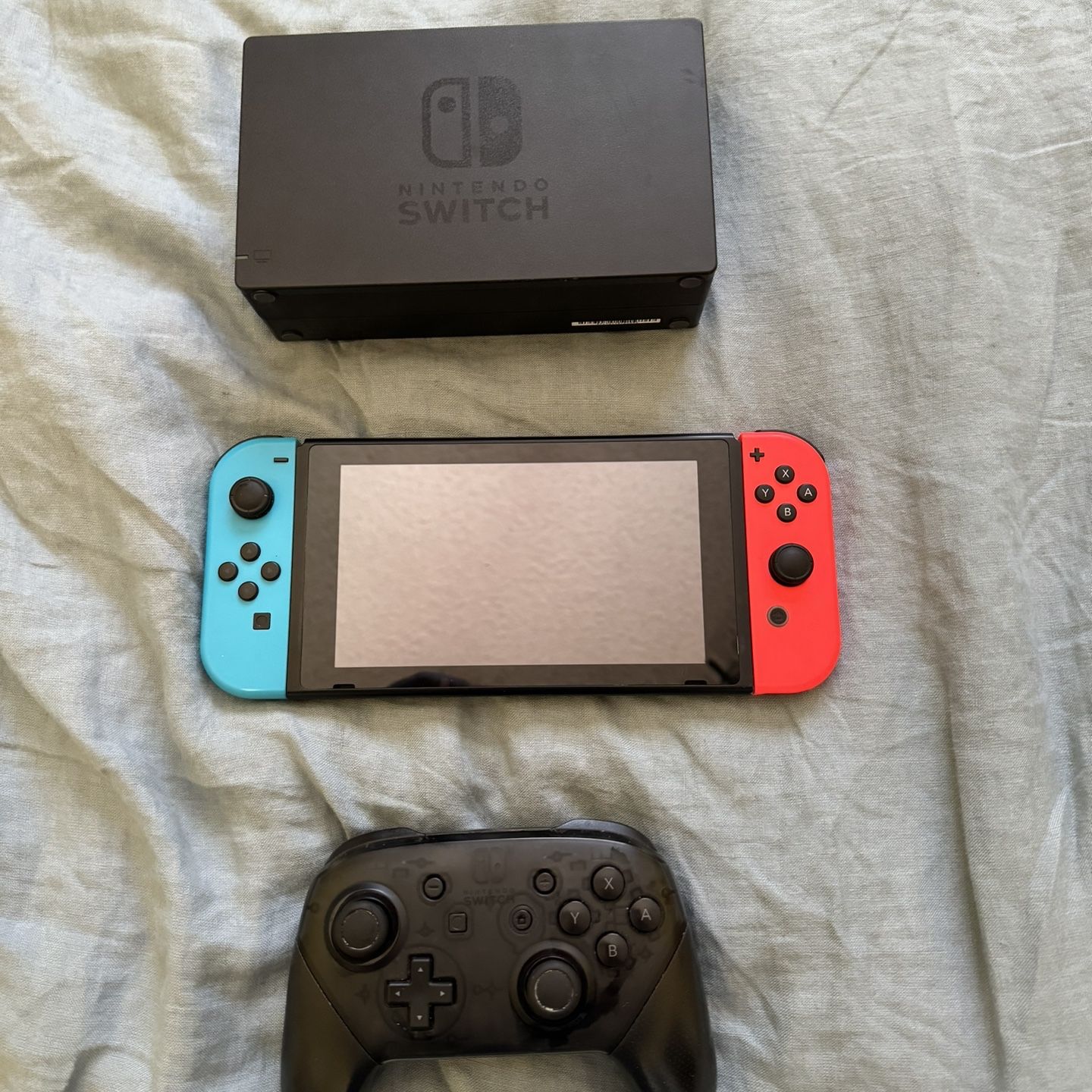 Nintendo Switch and Pro Controller