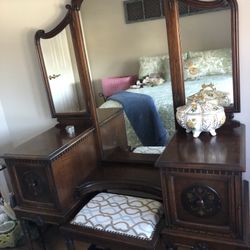 Antique Jewelry Vanity With chair 