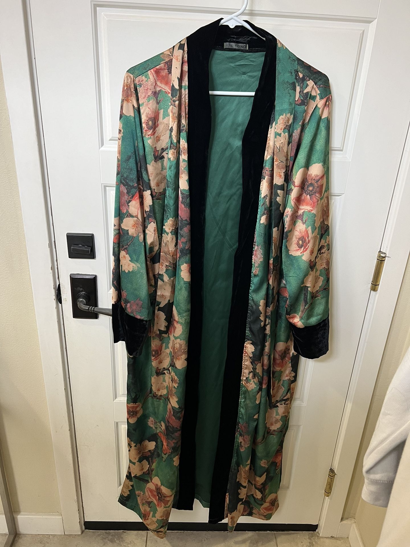 Real KIM + ONO *BEAUTIFUL* Silk Robe - Perfect For Bridal/Bride - Wedding, Photoshoot