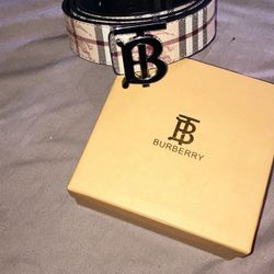 Beige Burberry Belt Black Buckle With Original Packaging - Size Large 