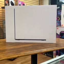 15”MacBook Air M3 8gb Ram 512SSD