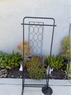 Clothes/ shoe rack