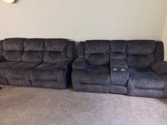 Recliner  sofa  LIKE NEW WAS $2000   NOW  IS $250$