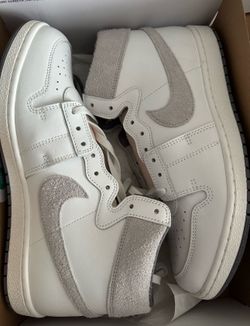 Nike Air Ship size 13