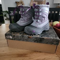 The North Face Girls Alpenglow IV Winter Boots