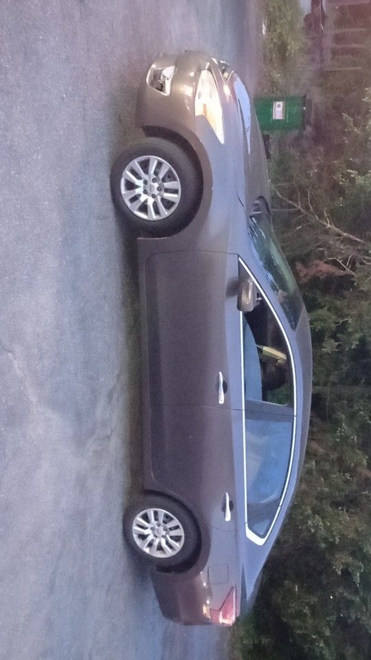 2015 Nissan Altima needs coil pack what I told but runs and drives great transmission good 211,243 miles clean title