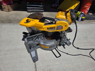 DEWALT 15 Amp Corded 12 in. Compound Double Bevel Miter Saw