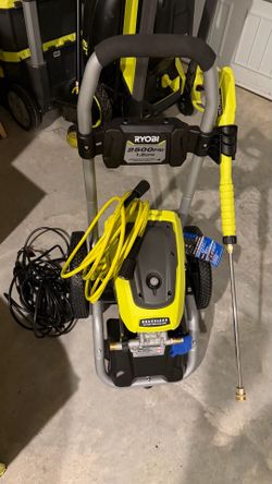 RYOBI 2500 psi electric pressure washer. Missing nozzles